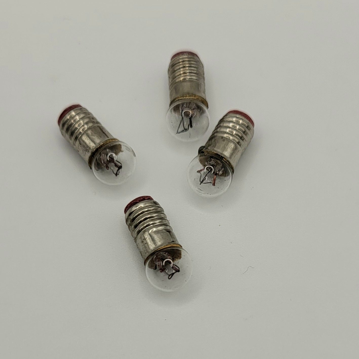 Screw-Base Bulb - Set of 4 - 12 Volt - 1/12 Scale Dollhouse Miniature