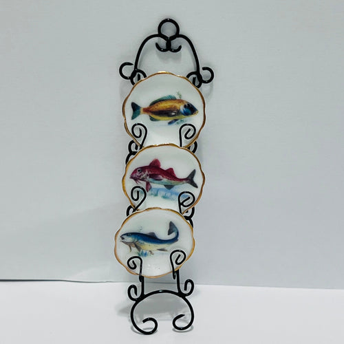 Reutter Porzellan 3 Plates Wall Rack - 1/2 Scale Dollhouse Miniature